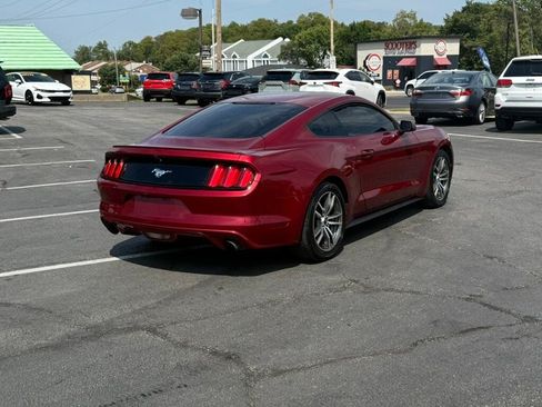 Used 2016 Ford Mustang Coupe RWD image 12