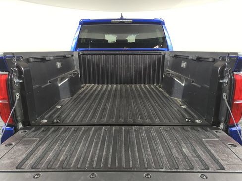 Used 2024 Toyota Tacoma TRD Off-Road AWD/4WD image 18