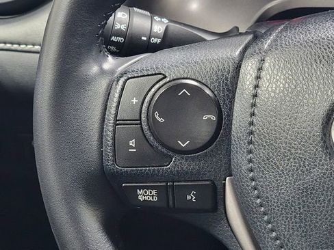 Used 2017 Toyota RAV4 XLE AWD/4WD image 27