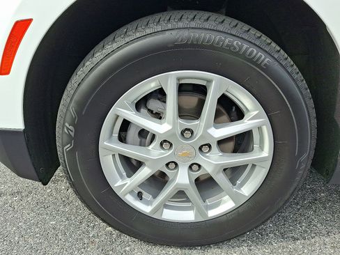 Used 2023 Chevrolet Equinox LS w/ LS Convenience Package image 8