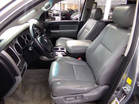Used 2011 Toyota Sequoia SR5 w/ Premium Pkg AWD/4WD image 10