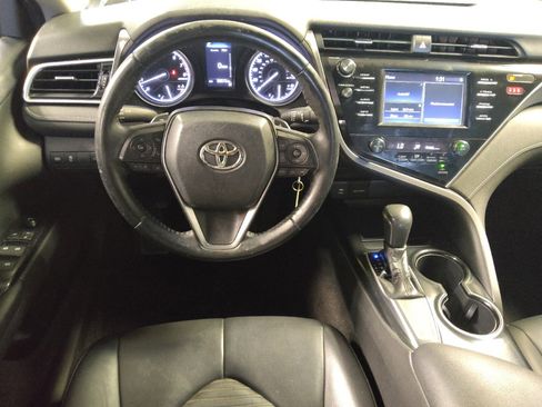 Used 2018 Toyota Camry SE FWD image 22