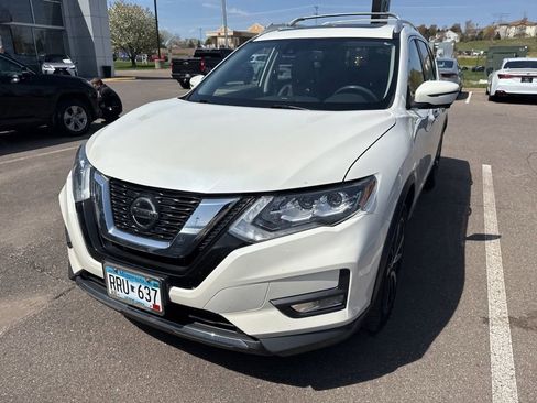 Used 2018 Nissan Rogue SL w/ Premium Package AWD/4WD image 5
