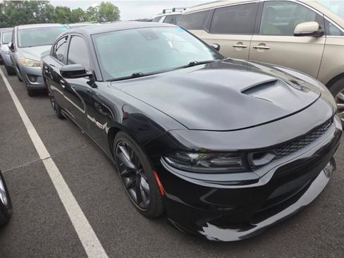 Used 2019 Dodge Charger Scat Pack w/ Technology Group RWD image 4