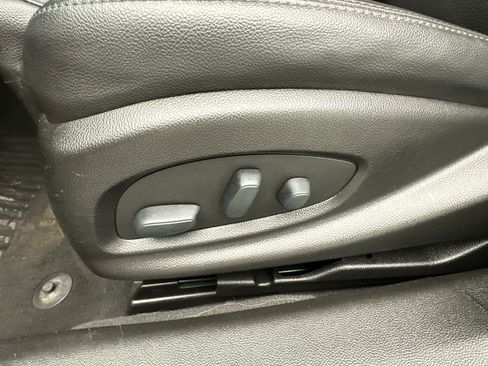 Used 2019 Chevrolet Impala LT image 14