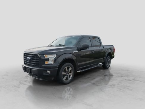 Used 2015 Ford F150 XLT w/ Equipment Group 302A Luxury AWD/4WD image 4