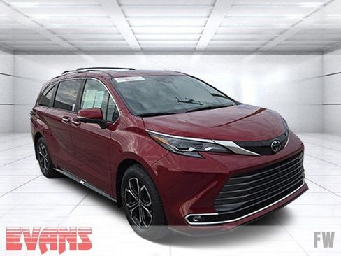 Certified 2026 Toyota Sienna Platinum AWD/4WD image 1