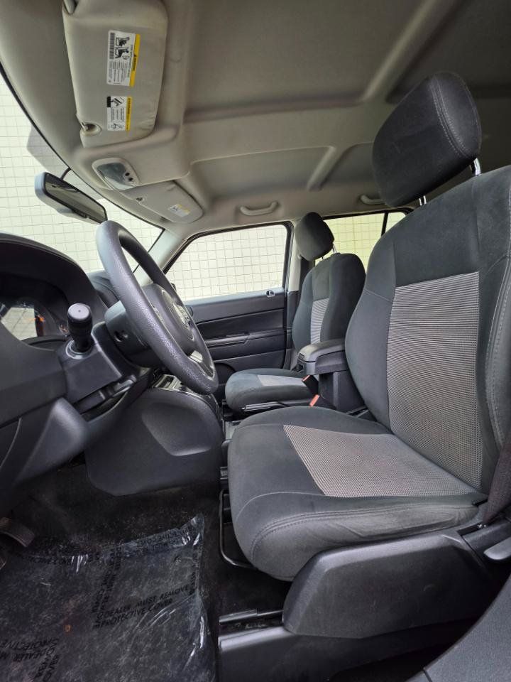 Used 2017 Jeep Patriot Sport w/ Power Value Group AWD/4WD image 11