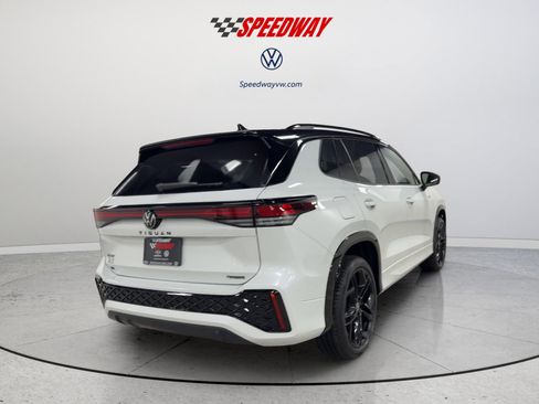 New 2026 Volkswagen Tiguan SE R-Line image 9