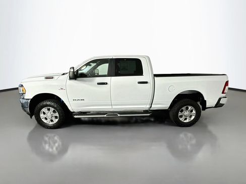 Used 2024 RAM 2500 Big Horn w/ Off Road Package AWD/4WD image 4