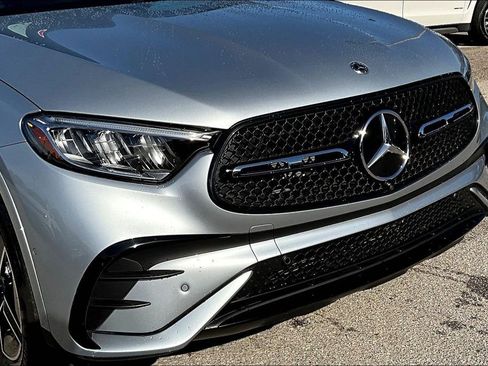 Used 2023 Mercedes-Benz GLC 300 4MATIC image 11