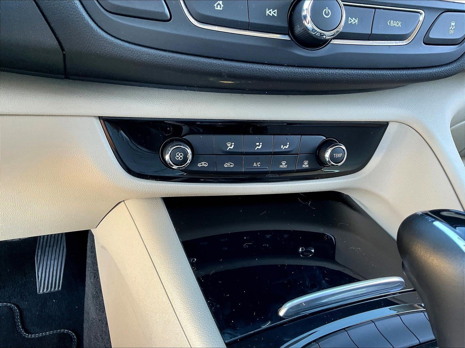 Used 2018 Buick Regal Preferred w/ Sights and Sounds Package AWD/4WD image 16