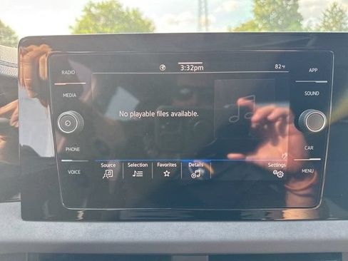 Used 2025 Volkswagen Jetta SE FWD image 42