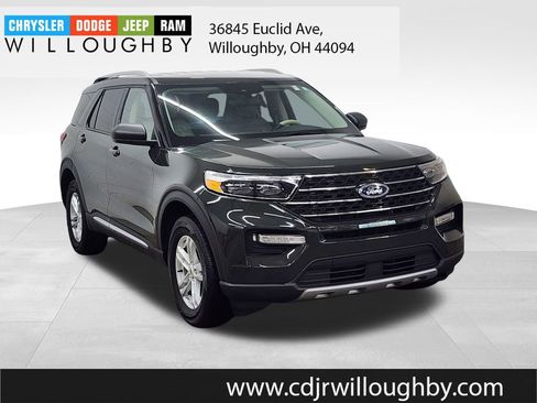 Used 2023 Ford Explorer XLT w/ Equipment Group 202A AWD/4WD image 3