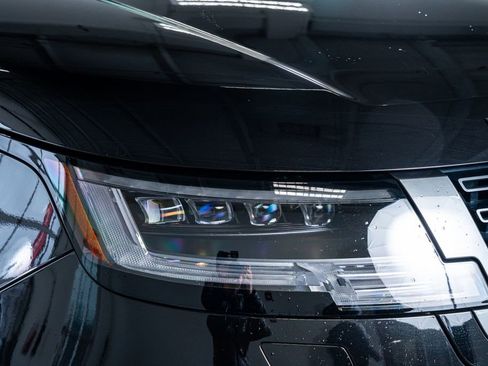 Used 2024 Land Rover Range Rover Long Wheelbase Autobiography image 20