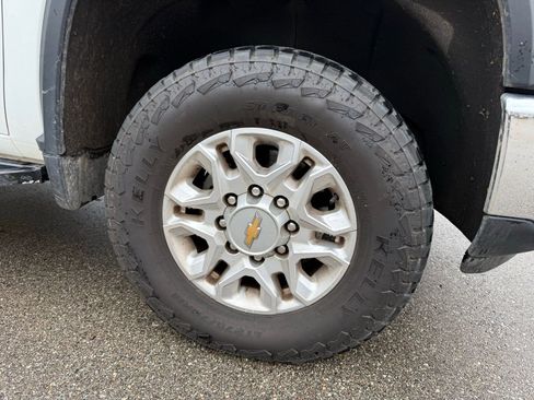 Used 2024 Chevrolet Silverado 2500 LTZ w/ LTZ Plus Package image 8