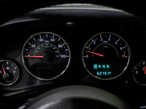 Used 2015 Jeep Wrangler Unlimited Sahara w/ Connectivity Group image 25