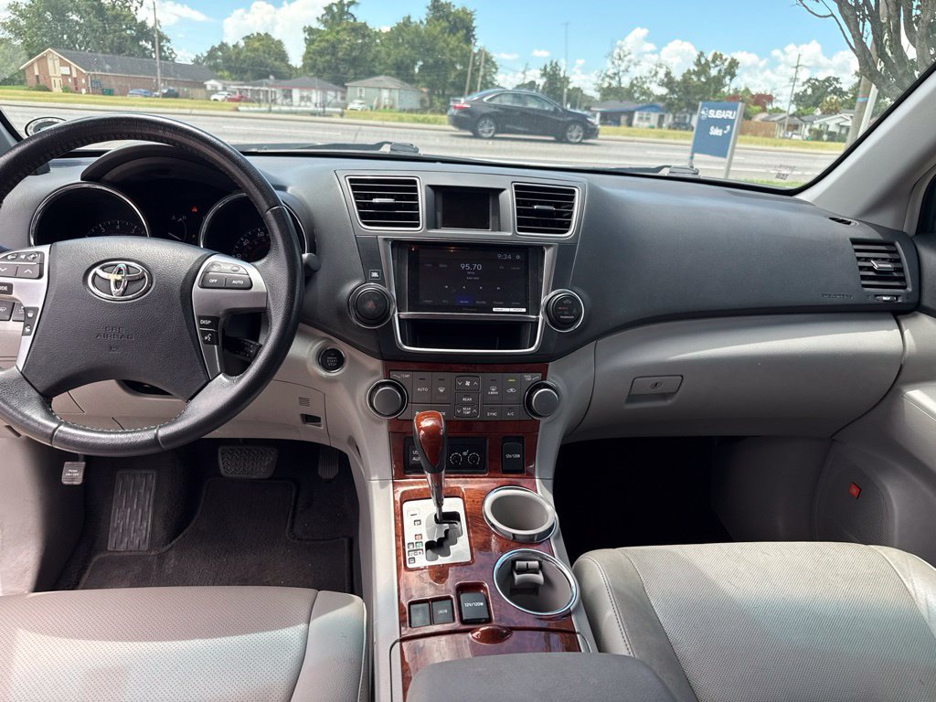 Used 2013 Toyota Highlander Limited FWD image 22