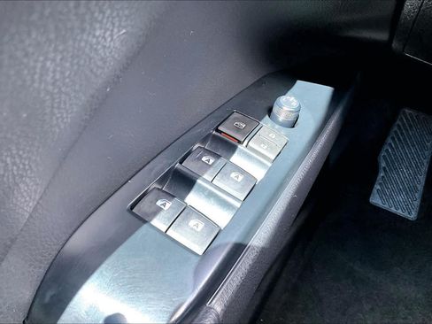 Used 2020 Toyota Camry SE FWD image 31