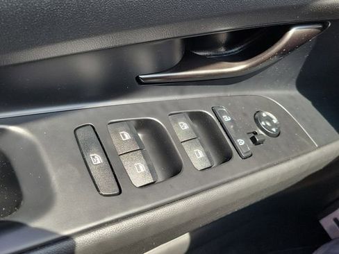 New 2026 Hyundai Elantra SEL Sport FWD image 17