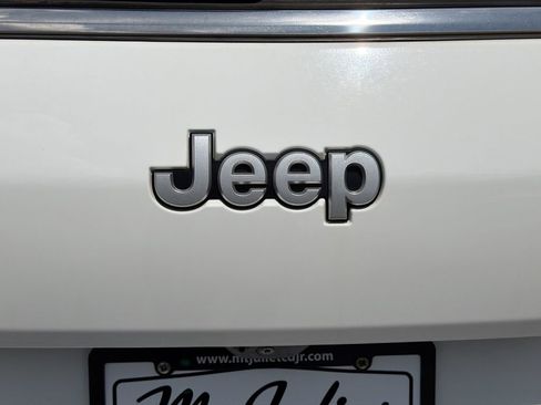 Used 2024 Jeep Grand Cherokee L Limited w/ Luxury Tech Group II AWD/4WD image 12