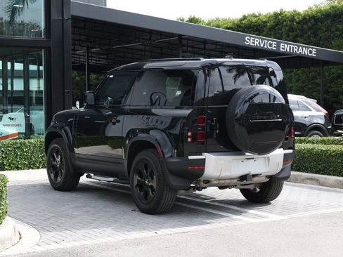 Used 2023 Land Rover Defender 90 SE image 5