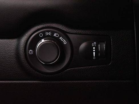 Used 2025 Dodge Durango GT AWD/4WD image 30