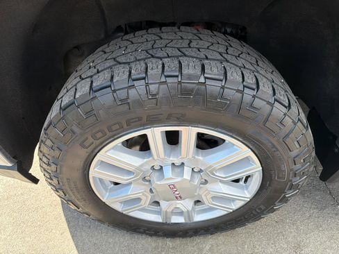 Used 2021 GMC Sierra 2500 SLT w/ SLT Convenience Package AWD/4WD image 18