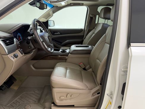 Used 2017 Chevrolet Tahoe LT w/ LT Signature Package image 4