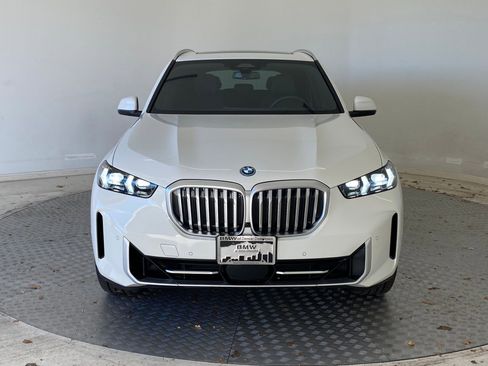 Used 2025 BMW X5 xDrive50e w/ Climate Comfort Package image 5