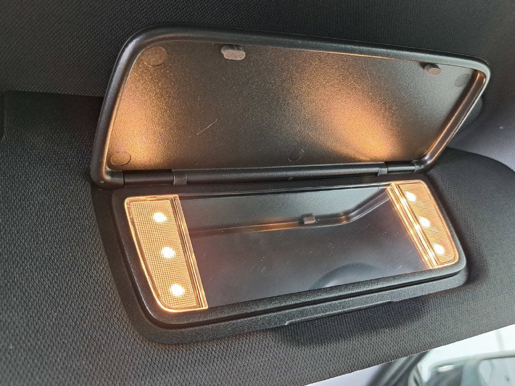 Used 2023 Chevrolet Equinox RS w/ RS Leather Package FWD image 21