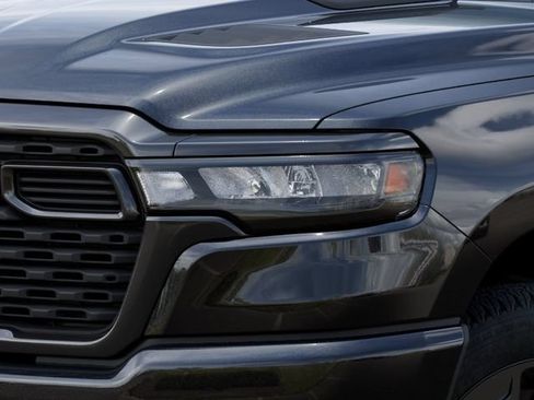 New 2026 RAM 1500 Express AWD/4WD image 10