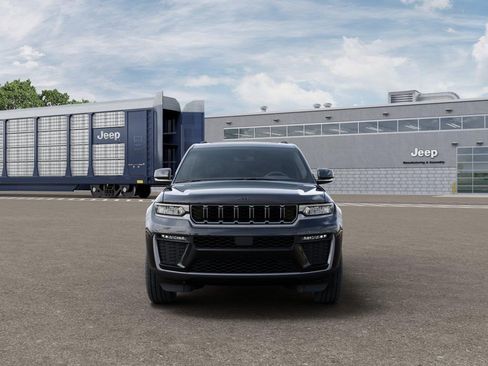New 2026 Jeep Grand Cherokee Limited w/ Limited Altitude Package RWD image 6