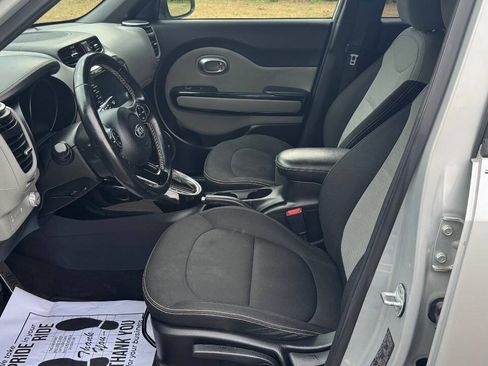 Used 2014 Kia Soul + w/ Audio Package FWD image 14