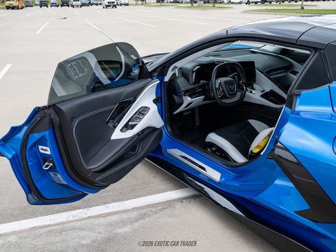 Used 2024 Chevrolet Corvette Stingray Premium Conv w/ Stealth Interior Trim Package RWD image 26