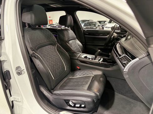 Used 2022 BMW M760i xDrive w/ Luxury Rear Seating Package AWD/4WD image 56
