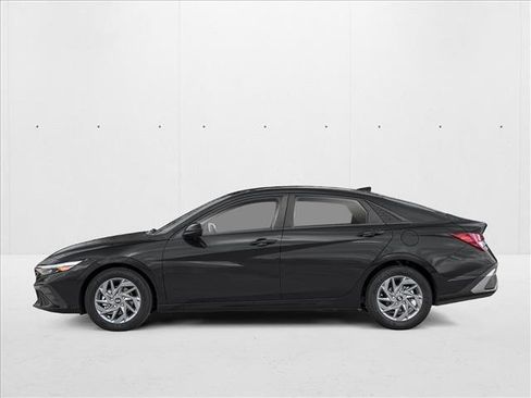 New 2026 Hyundai Elantra SEL Sport Premium image 3