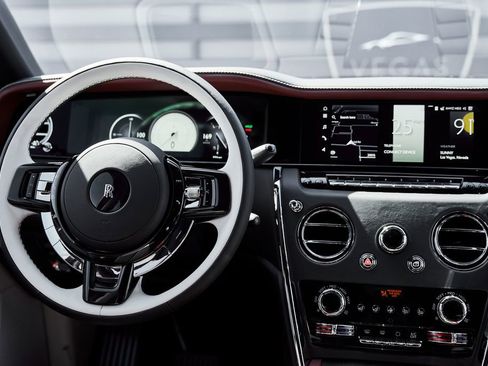 Used 2026 Rolls-Royce Cullinan image 57