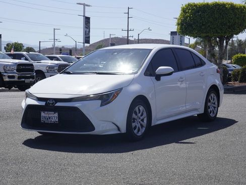 Used 2020 Toyota Corolla LE w/ Carpet Mat Package (TMS) FWD image 8