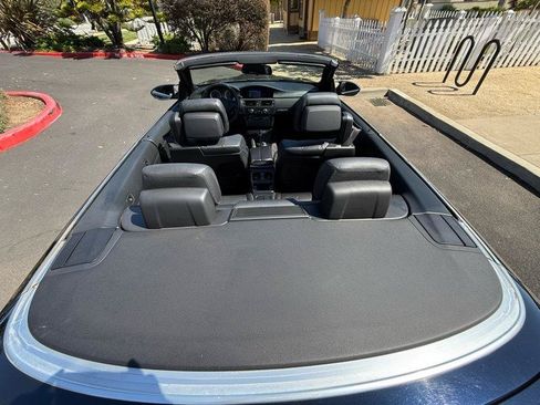 Used 2011 BMW M3 Convertible RWD image 32