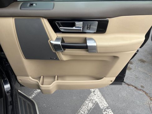 Used 2016 Land Rover LR4 HSE AWD/4WD image 27