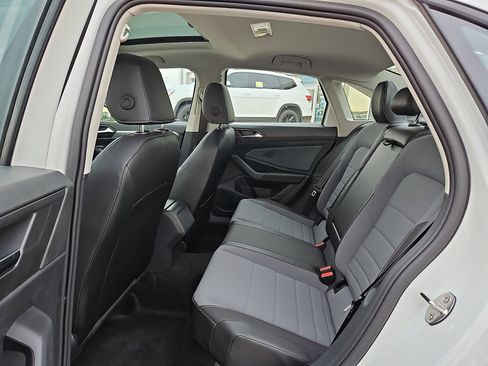 New 2026 Volkswagen Jetta SE image 9