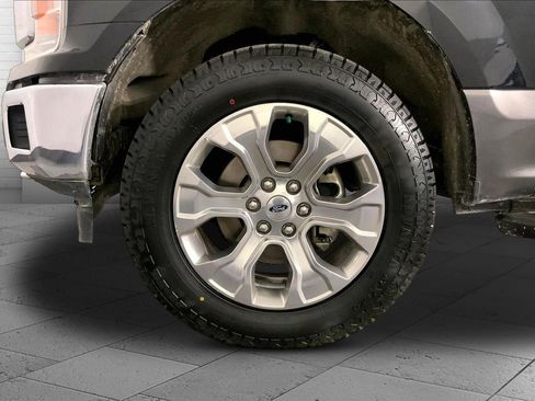 Used 2019 Ford F150 XLT w/ Equipment Group 302A Luxury AWD/4WD image 9