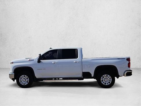 Used 2024 Chevrolet Silverado 2500 LT image 9