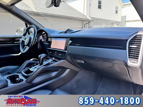 Used 2023 Porsche Cayenne w/ Premium Package AWD/4WD image 45
