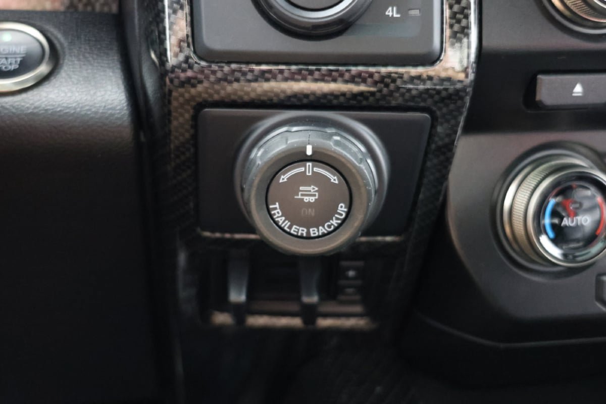 Used 2017 Ford F150 Raptor w/ Equipment Group 802A Luxury AWD/4WD image 31