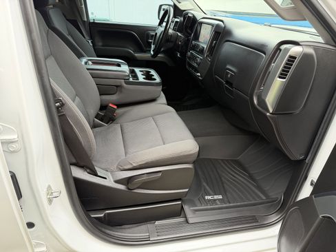 Used 2019 Chevrolet Silverado 2500 LT AWD/4WD image 11