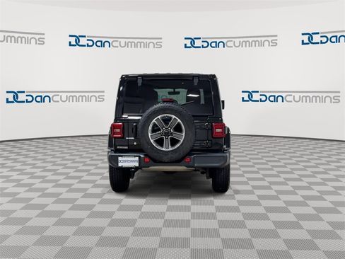 Used 2020 Jeep Wrangler Unlimited Sahara image 10