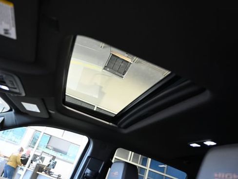 New 2026 Chevrolet Silverado 1500 High Country AWD/4WD image 26