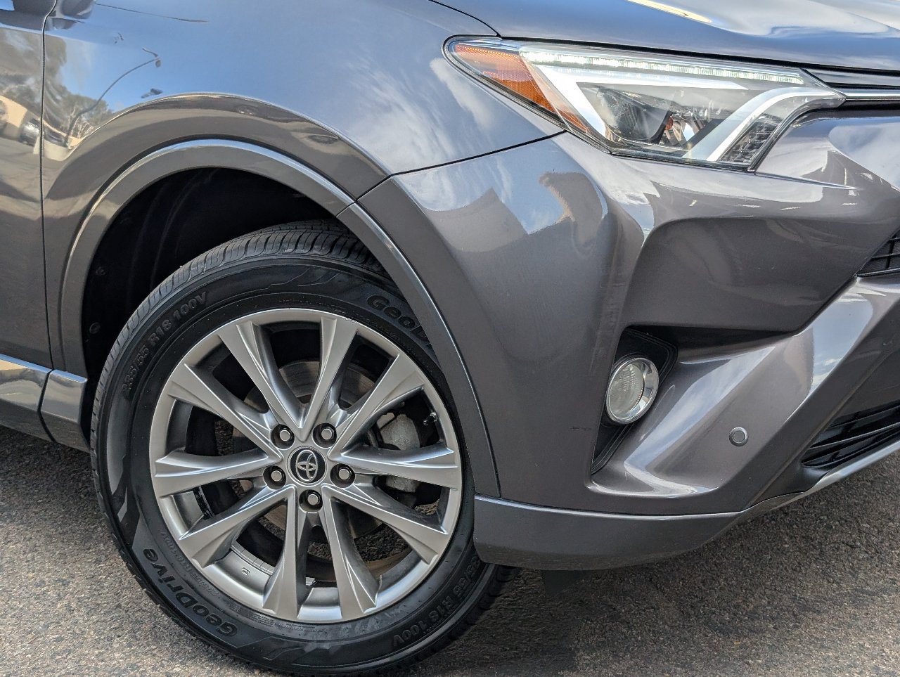 Used 2017 Toyota RAV4 Platinum FWD image 10